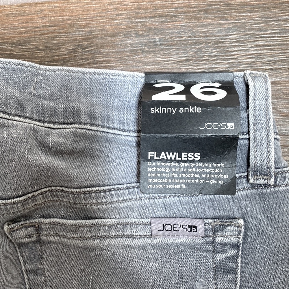 NWT Joe’s Jeans Distressed Grey with Stretch - size 26 - Picture 3 of 3